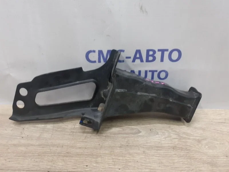 Кронштейн подрамника Volvo XC60 2011 30760140 ХС60 2.0T, передний левый