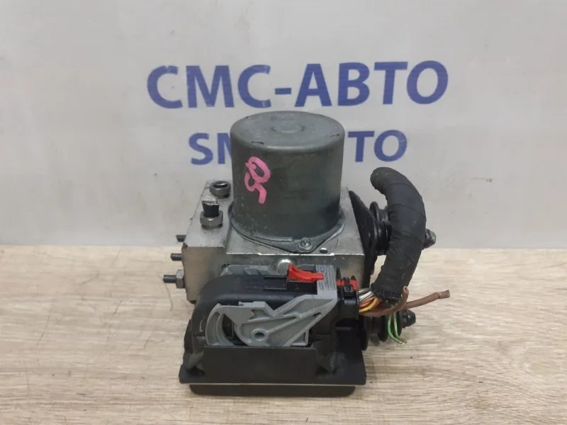 Блок АБС ABS Audi Q5 2010 8R0907379M 8R 2.0T