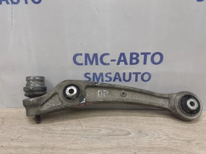 Рычаг нижний Audi Q5 2010 8K0407152D 8R 2.0T, передний правый