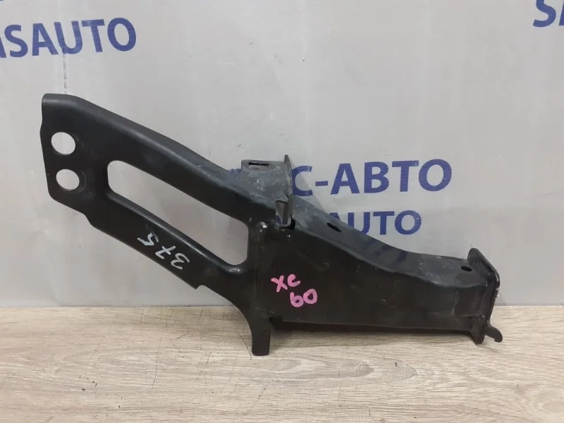 Кронштейн подрамника Volvo XC60 2011 30760140 ХС60 2.0T, передний левый