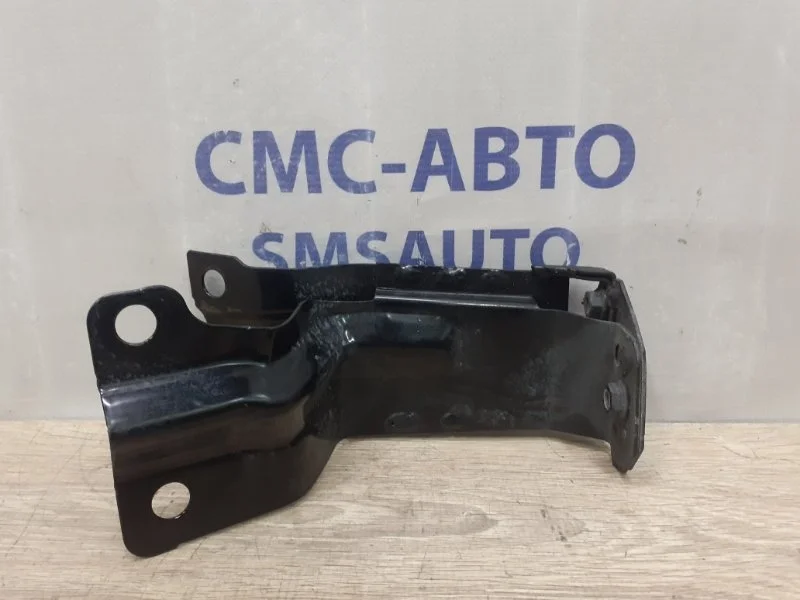 Кронштейн радиатора Volvo XC70 31305107 ХС70 3.2, левый