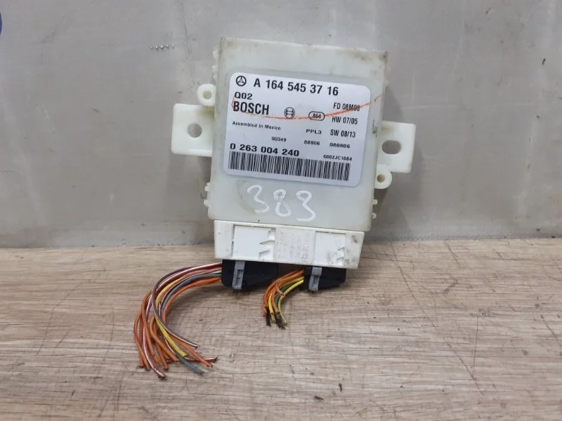 Блок управления парктроником Mercedes-Benz ML A1645453716 W164