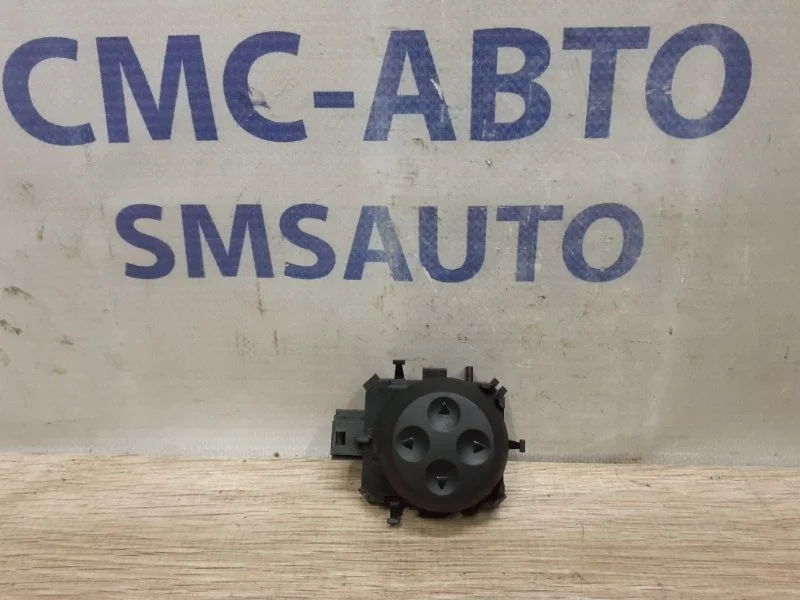 Кнопка регулировки положения сидения Mercedes-Benz ML A2048702658 W166 2.2D, передняя правая