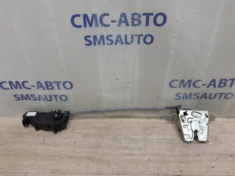 Замок багажника Mercedes-Benz CLS-Class A2047400735 W218 3.5