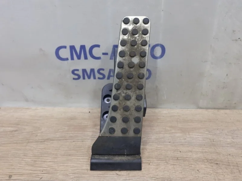 Педаль газа Mercedes-Benz CLS-Class A2043000204 W218 3.5