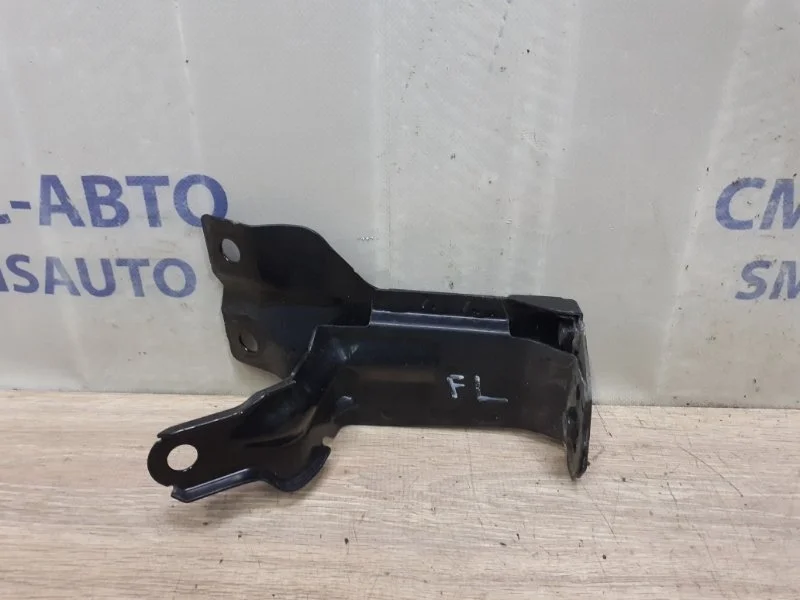 Кронштейн радиатора Volvo XC60 2014-2017 31261931 ХС60 2.0T, левый
