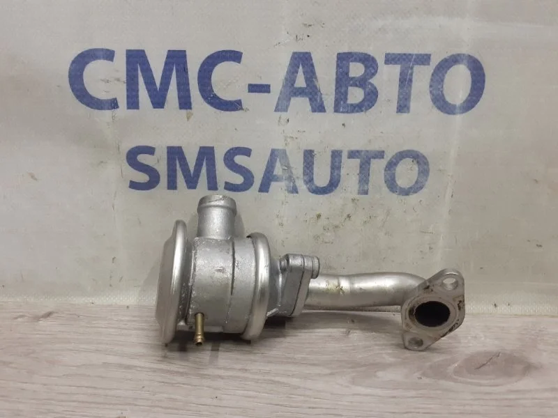 Клапан воздушный Audi A8 2013 079131101AE D4 4.0 CEU, левый