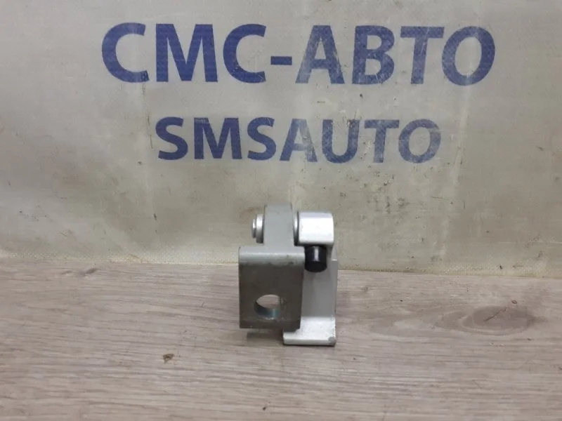 Петля двери Audi A8 2013 4H0831402 D4 4.0 CEU, передняя правая