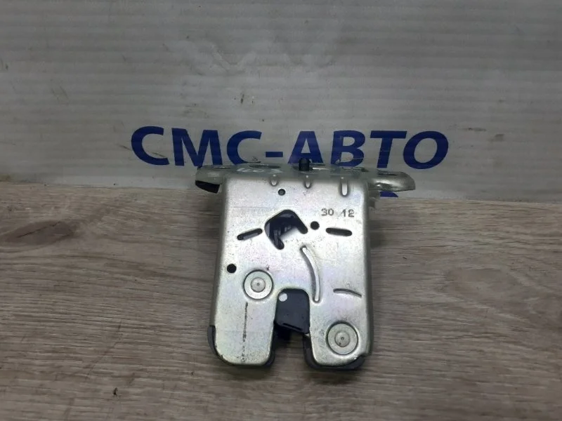 Замок багажника Audi Q5 2013-2016 8R0827505 8R