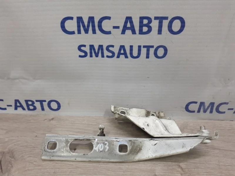 Петля капота Audi Q5 2013-2016 8R0823302A 8R, правая