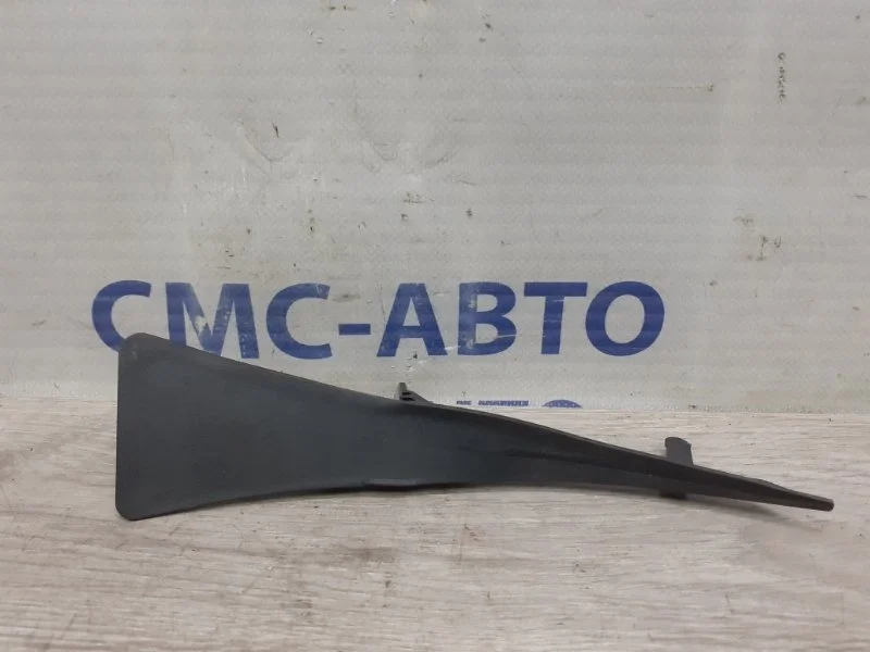 Накладка Volvo XC60 2017-2021 32219167 ХС60, правая