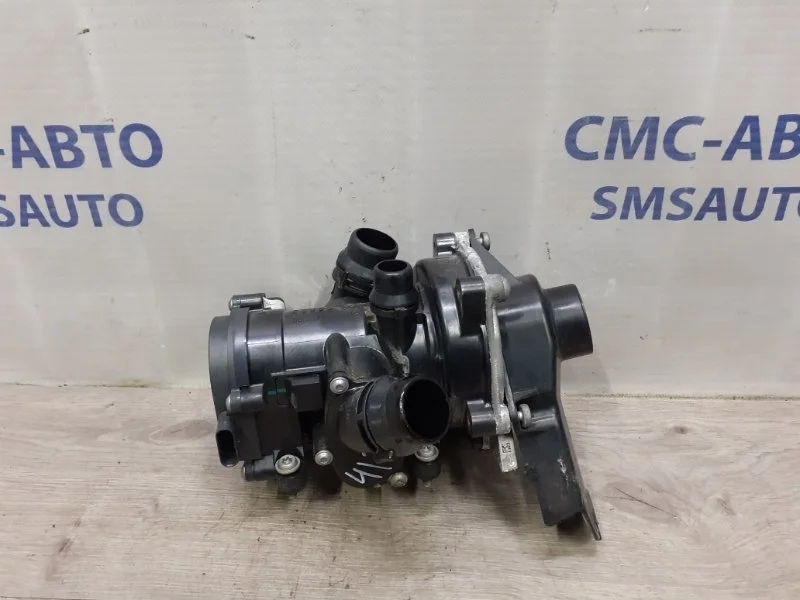 Помпа системы охлаждения Audi Q5 2012-2017 06L121111H 8R 2.0T