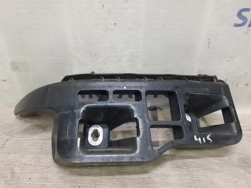 Кронштейн бампера Mercedes-Benz GLK A2048852365 X204 3.0, задний левый
