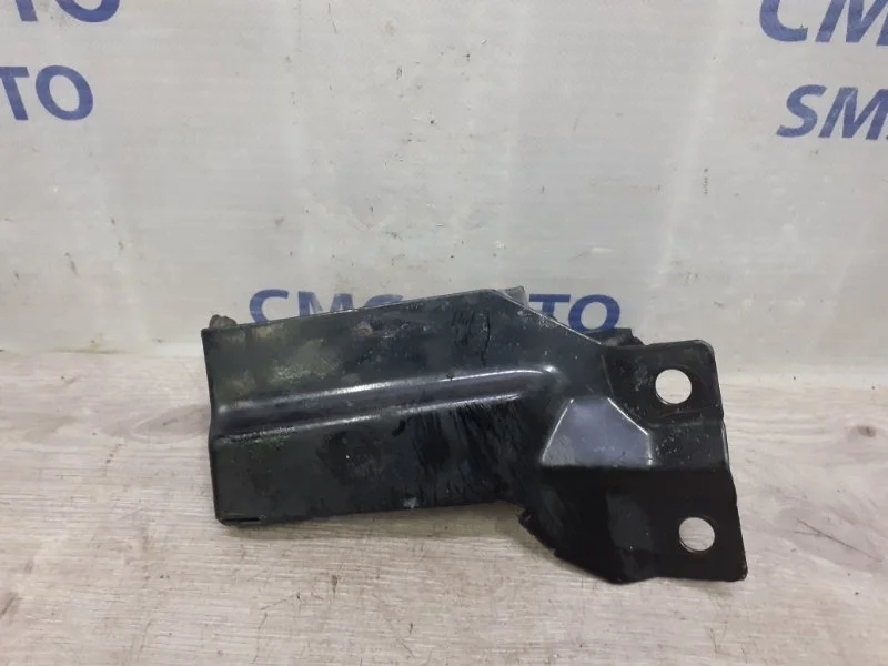 Кронштейн радиатора Volvo XC60 2013 31261932 ХС60 2.0T, передний правый