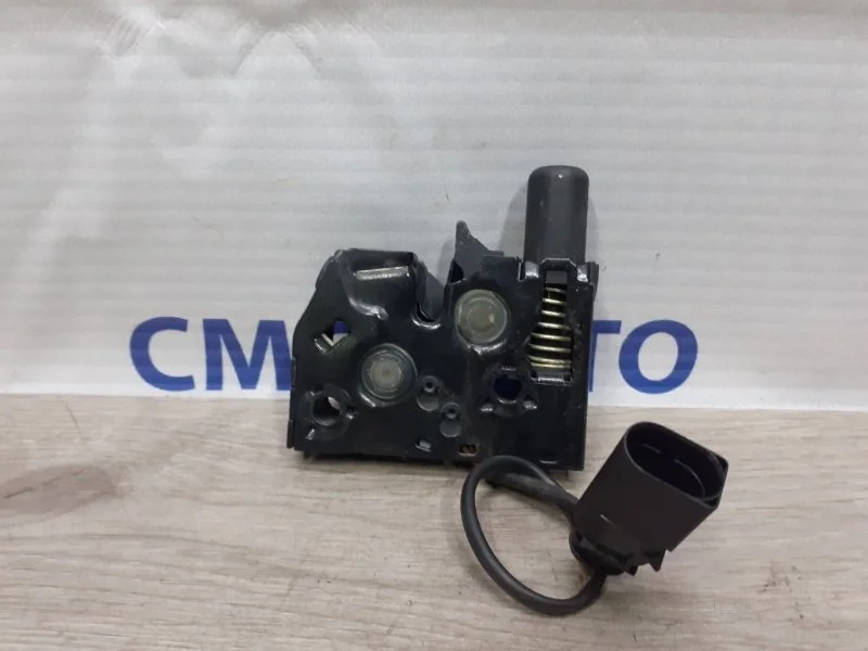 Замок капота с датчиком Audi A8 2013 4H0823509C D4 4.0 CEU