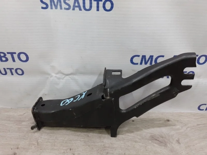 Кронштейн усилителя бампера Volvo XC60 2013 31329436 ХС60 2.0T, передний правый