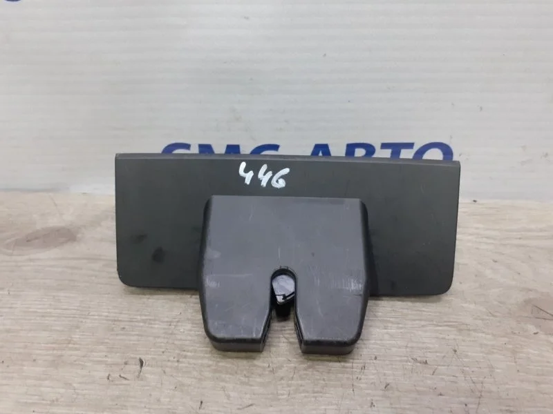 Замок багажника Volvo XC60 31440240 XC60 2.0