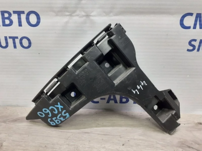 Кронштейн бампера под фонарь Volvo XC60 31383481 ХС60 2.0, задний левый