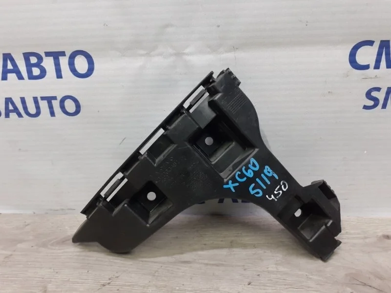 Кронштейн бампера под фонарь Volvo XC60 31383481 ХС60 3.0, задний левый