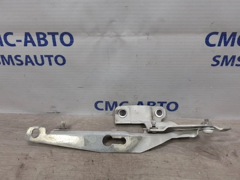 Петля капота Volvo XC60 31385815 ХС60 3.0, правая