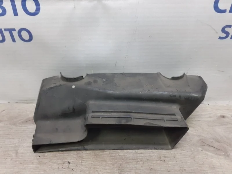 Воздухозаборник Volkswagen Touareg 2011 7P6121396 NF 3.0, передний правый