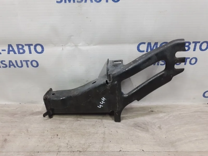 Кронштейн усилителя бампера Volvo XC60 31329436 ХС60 2.0, передний правый