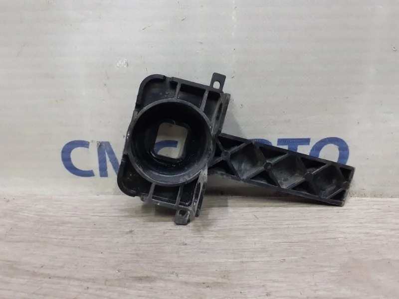 Кронштейн радиатора Audi A7 2012 4G0805201 C7 3.0 CGW