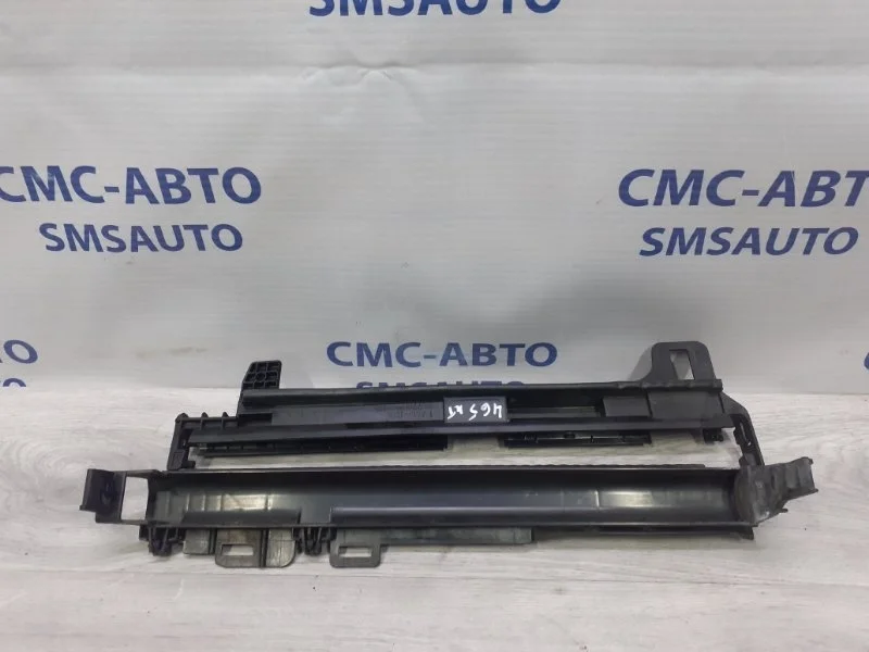 Кронштейн радиатора Mercedes-Benz E-Class A2045010320 C207 1.8Т