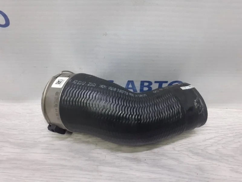 Патрубок интеркулера Volvo XC60 2018 31657738 XC60 2.0