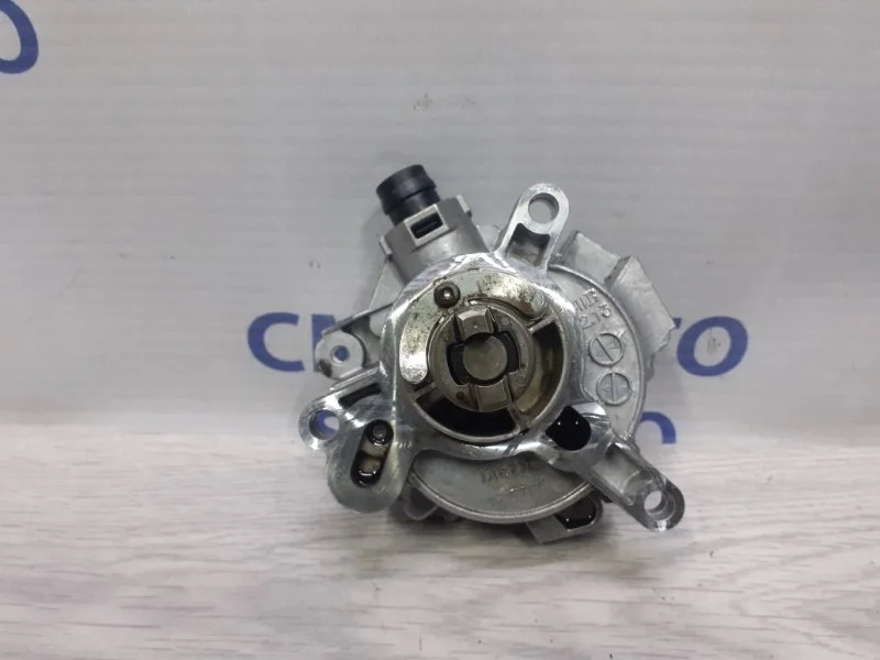 Вакуумный насос Volvo XC60 2018 31316688 XC60 2.0