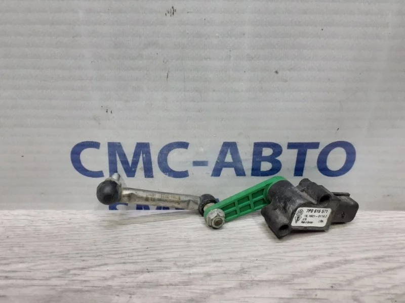 Датчик уровня подвески Volkswagen Touareg 2013 7P0616571 NF 3.6, задний