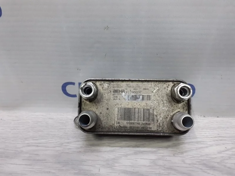 Радиатор масляный Mercedes-Benz E-Class A0995002300 W212 2.0 T