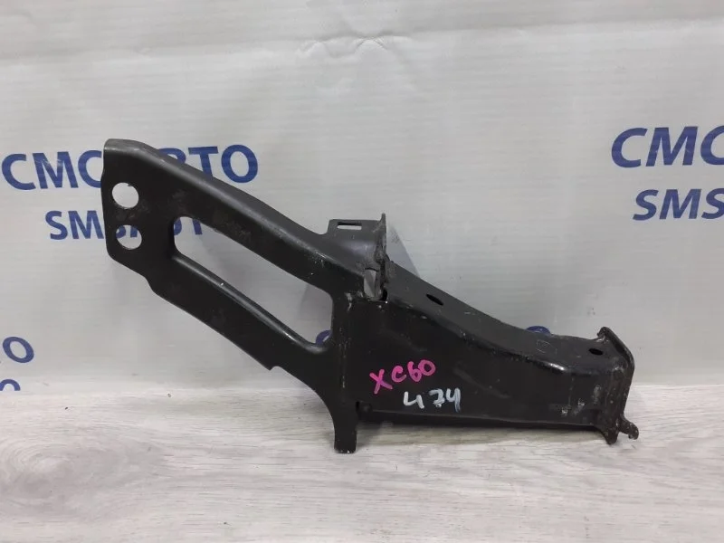 Кронштейн усилителя бампера Volvo XC60 2011 30760140 ХС60 2.0, передний левый