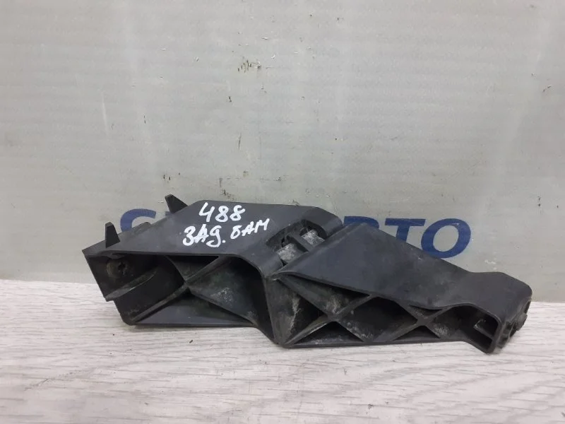 Кронштейн бампера Volkswagen Touareg 2011 7P6807045 NF 3.6, задний левый