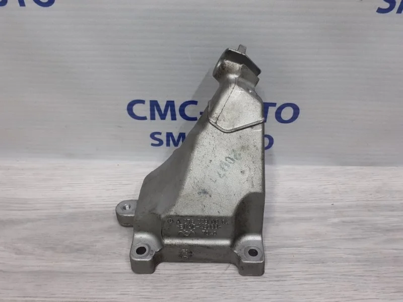 Кронштейн ДВС Mercedes-Benz ML A2762230004 W166 3.5, правый