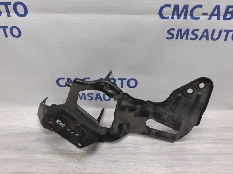 Кронштейн компрессора пневмоподвески Mercedes-Benz R-Class 2011 A2513210040 W251 3.5