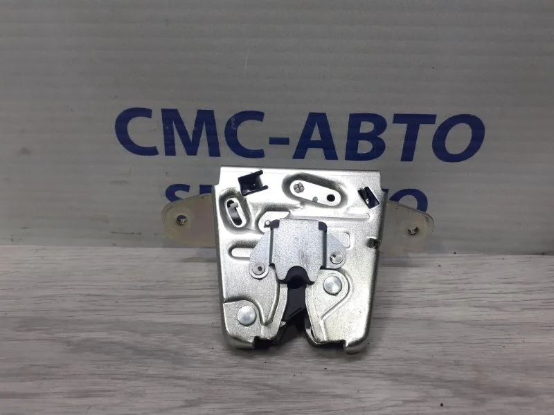 Замок багажника Mercedes-Benz GLK A2047400335 X204