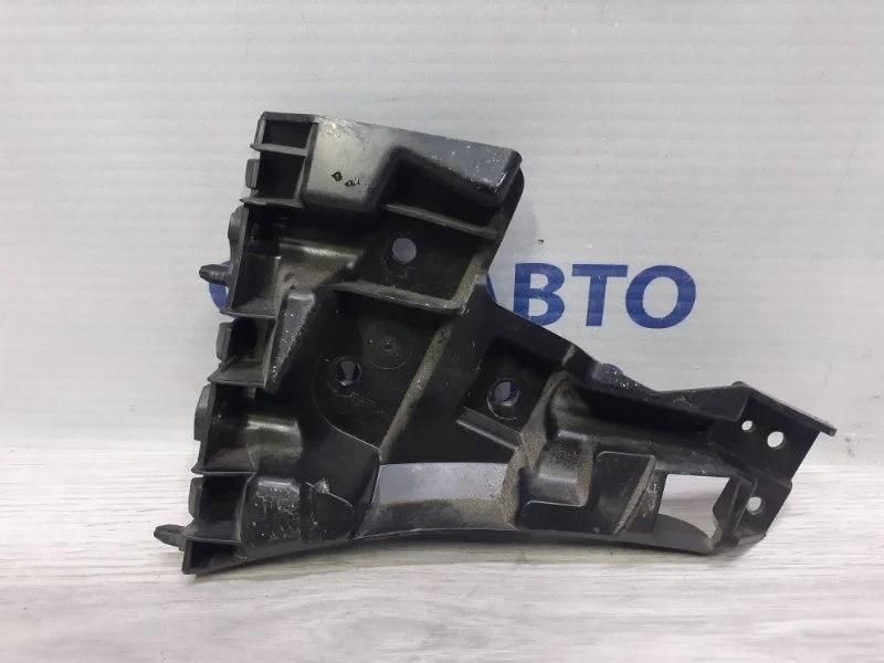 Кронштейн бампера Volvo S60 2015 31425464 С60, передний правый
