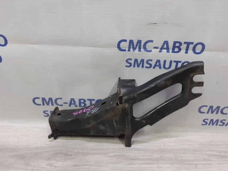 Кронштейн усилителя бампера Volvo XC60 2011 31329436 ХС60 2.0, передний правый