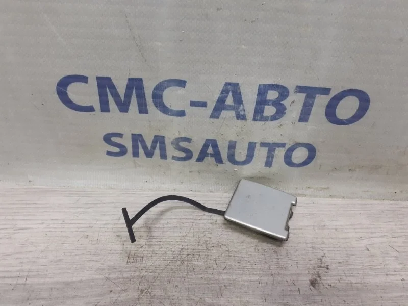 Заглушка буксировочного крюка Volvo s40 2004-2007 30678001, задняя