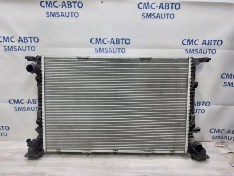 Радиатор охлаждения ДВС Audi A7 2011 8K0121251H C7 3.0 CGW