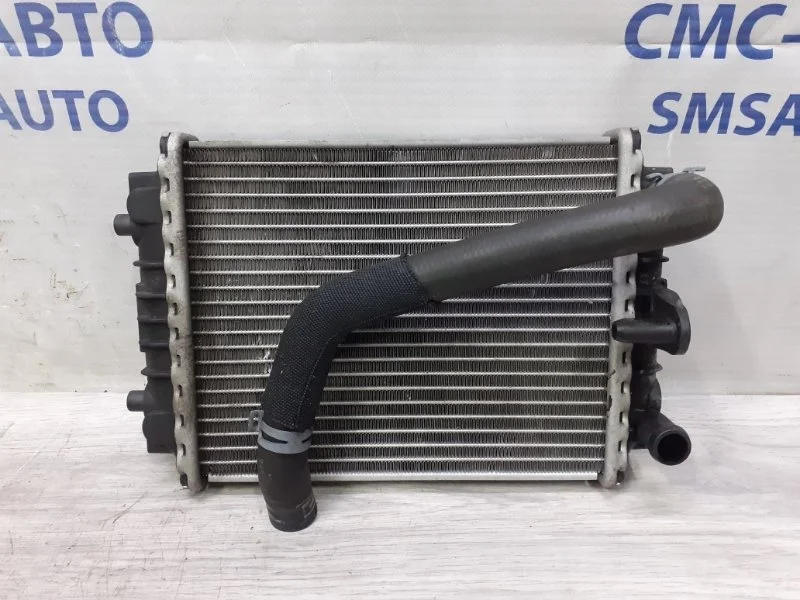Радиатор дополнительный Audi A7 2011 8K0121212B C7 3.0 CGW