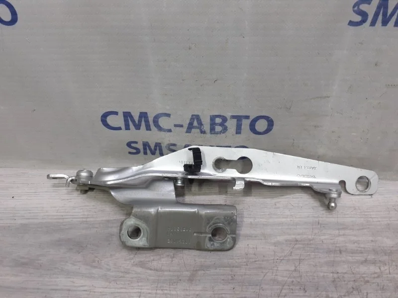 Петля капота Volvo XC60 31385814 ХС60 2.5, левая