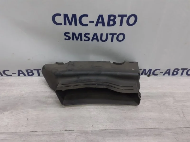 Воздухозаборник Volkswagen Touareg 7P6121395 NF, левый