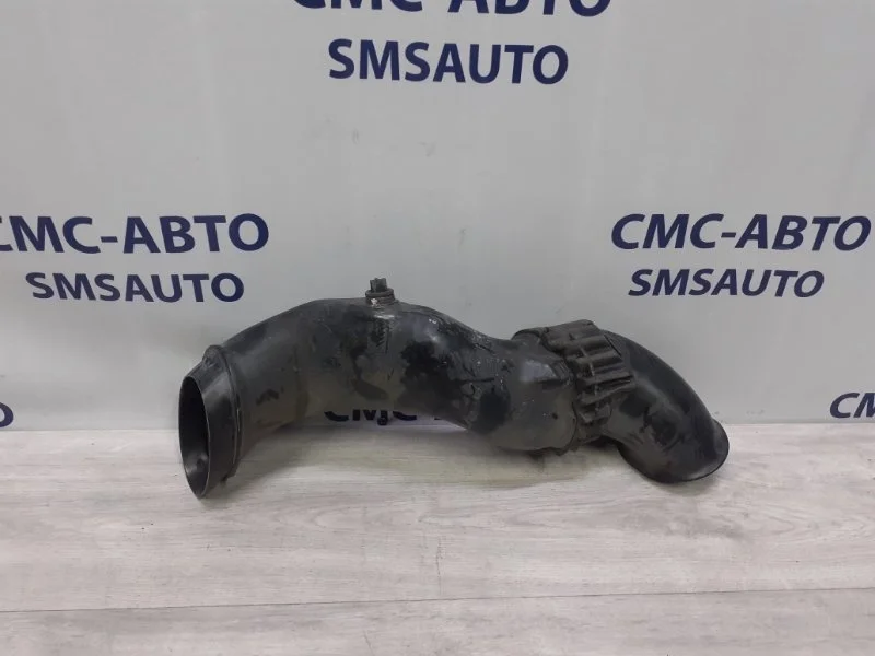 Патрубок воздушный Volkswagen Touareg 7P6129609A NF