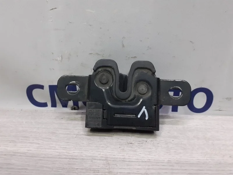 Замок капота Volvo XC60 31298610 XC60 2.0, левый