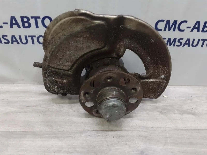 Кулак поворотный Mercedes-Benz CLS-Class A2183320901 W218, передний левый