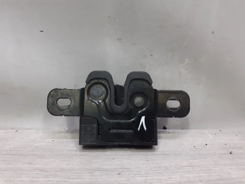 Замок капота Volvo XC60 31298610 XC60 2.0, левый