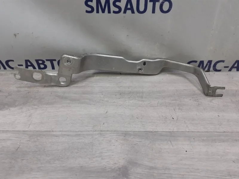 Кронштейн крыла Audi A6 Allroad 4G0807591B C7 3.0 CGW, передний левый