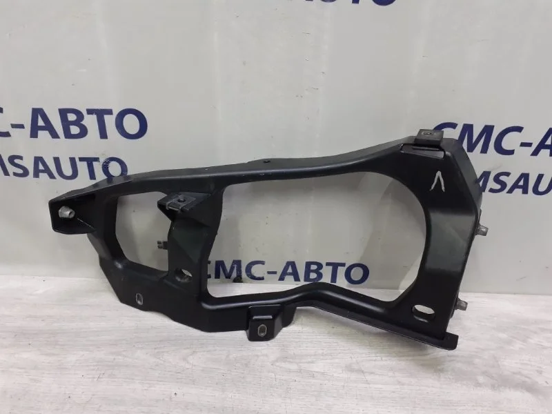 Кронштейн фары Volkswagen Touareg 7P6806509 NF, передний левый